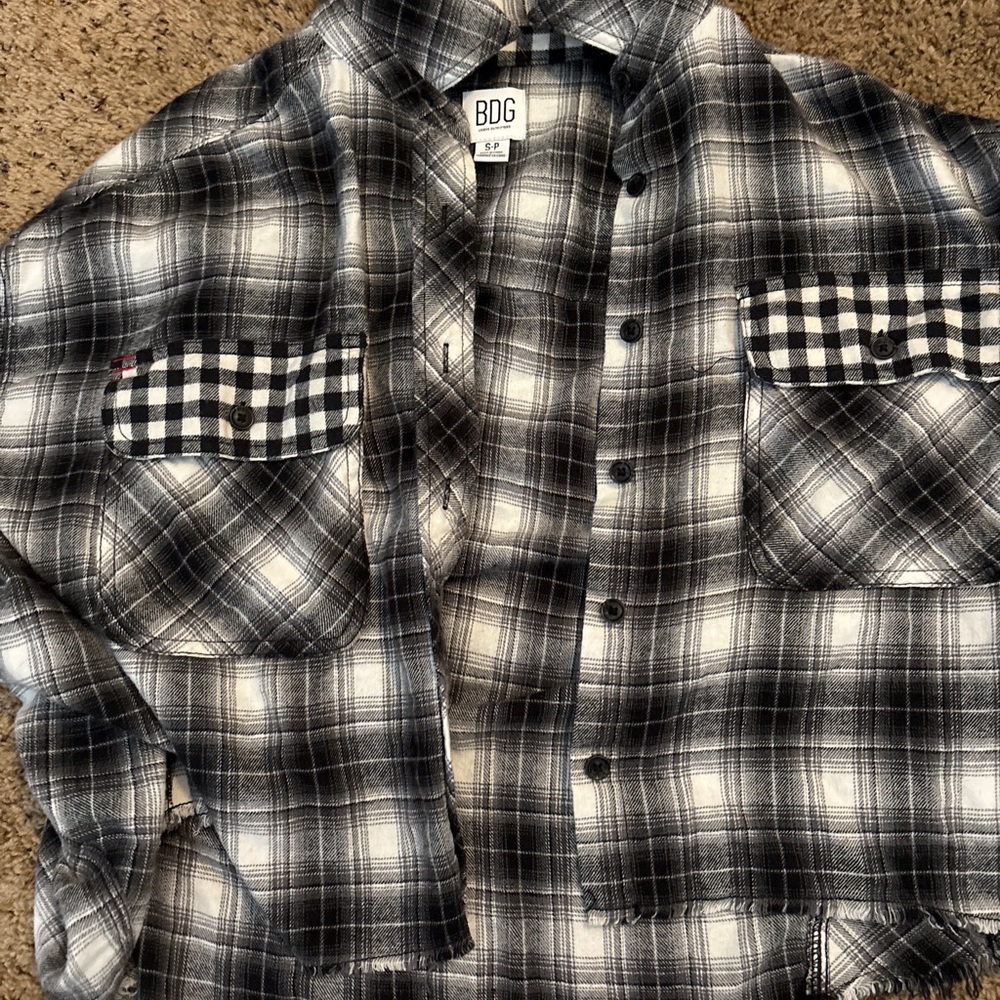 BDG Black and White Plaid women’s cropped flannel
